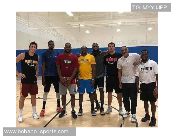 B费休息期间亲临训练基地现场观摩替补球员训练情况 B费休息期间亲临训练基地现场观摩替补球员训练情况